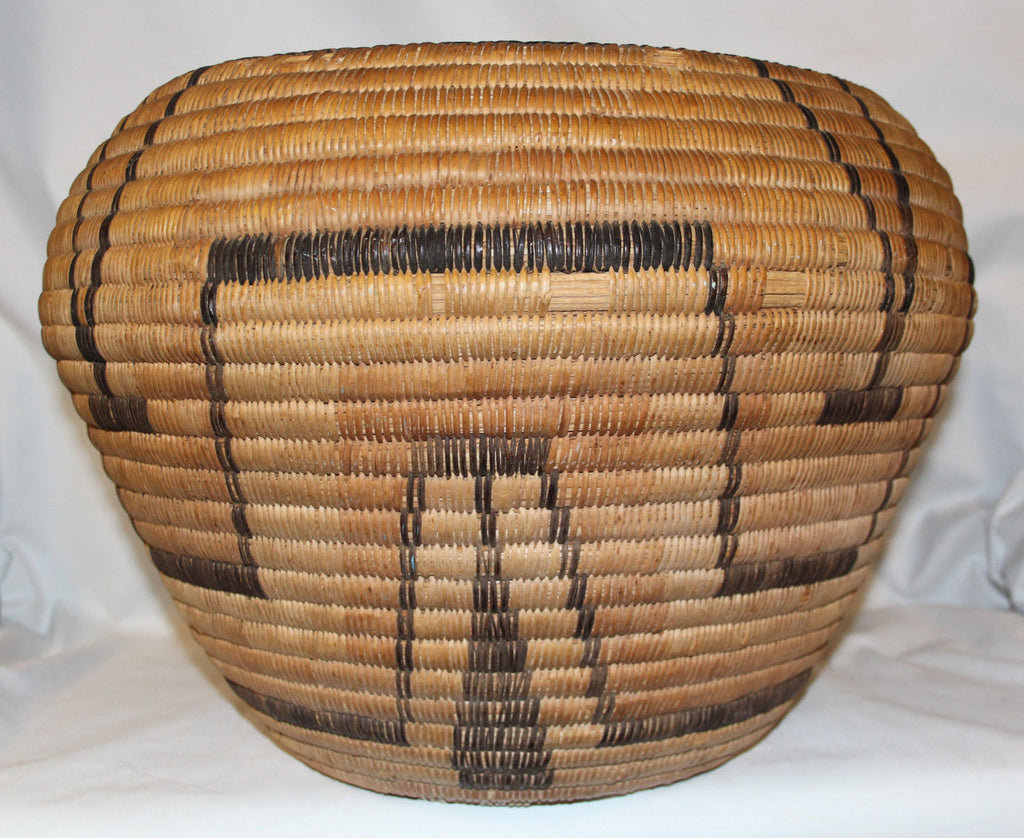 Woven Storage Basket : Very Nice Large 1940's Pima Polychrome Storage Basket #328